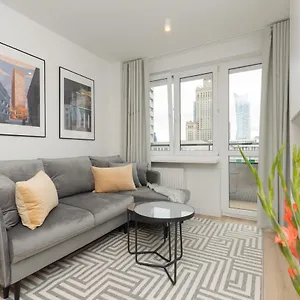 Apartament Heart Of Metro Swietokrzyska By Renters, Warszawa